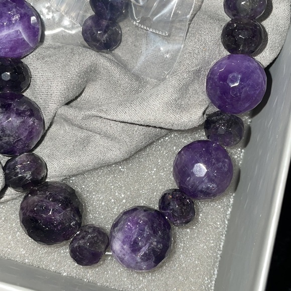 Amethyst necklace & earrings set by Jay King - Picture 9 of 10